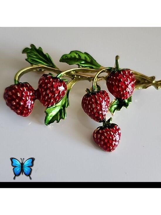 Fashion Jewelry Jewelry - Strawberry Brooch Realistic  Yummy Beautiful Petite  Strawberries